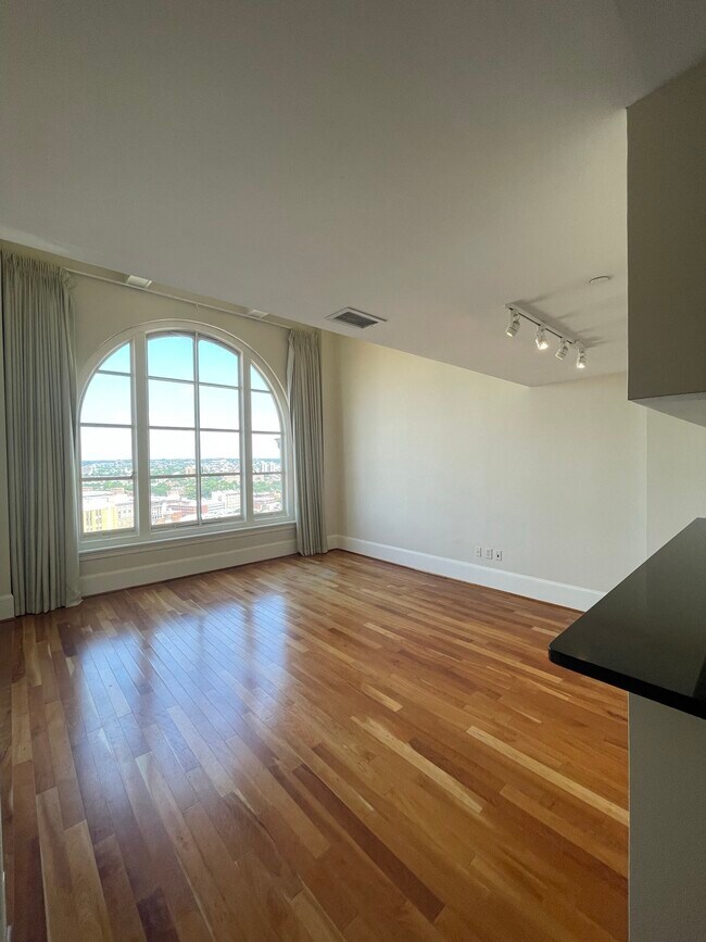 Interior Photo - The Apartments at Charles Plaza