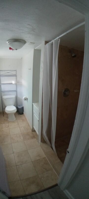Foto del edificio - 353 Colonial Ct