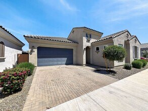 Building Photo - 4032 E Las Colinas Dr