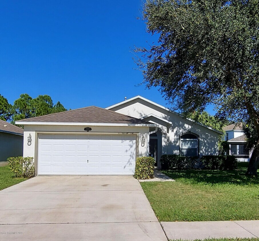 Primary Photo - 648 Macon Dr