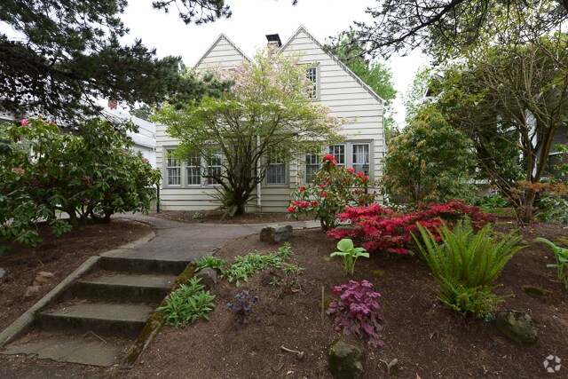 Building Photo - 1818 NE 51st Ave