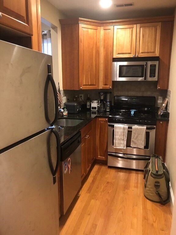 Foto del edificio - 232 Bunker Hill St