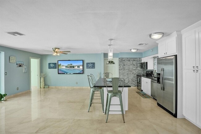 Building Photo - 3406 Robbins Rd