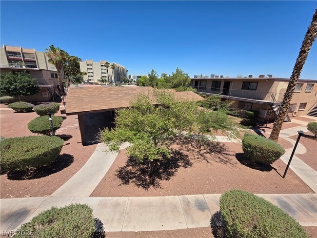 Building Photo - 615 S Royal Crest Cir