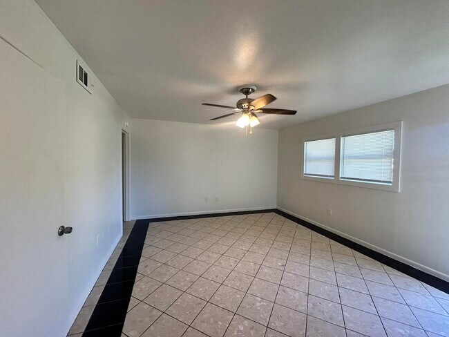 Foto del edificio - 2807 60th St