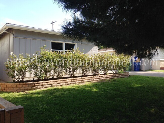 Building Photo - 13013 Warren Ave