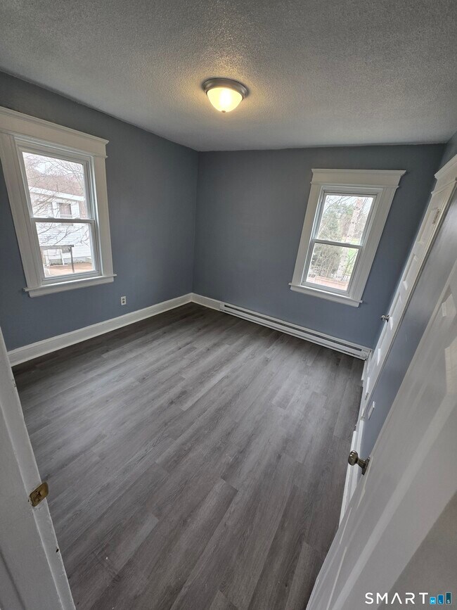 Building Photo - 31 Van Orman St