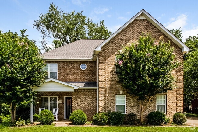 Building Photo - 237 Titans Cir