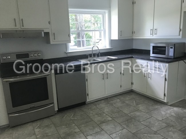 Building Photo - 5418 Coxson Rd