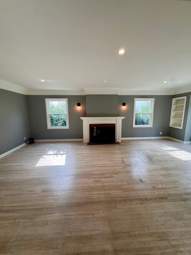 Building Photo - 1426 Hauser Blvd