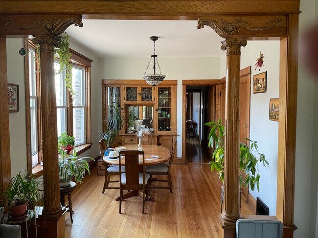Building Photo - 3630 S Leavitt St