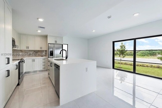 Foto del edificio - 1373 NW 1st St