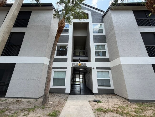 Building Photo - 7618 Pissarro Dr