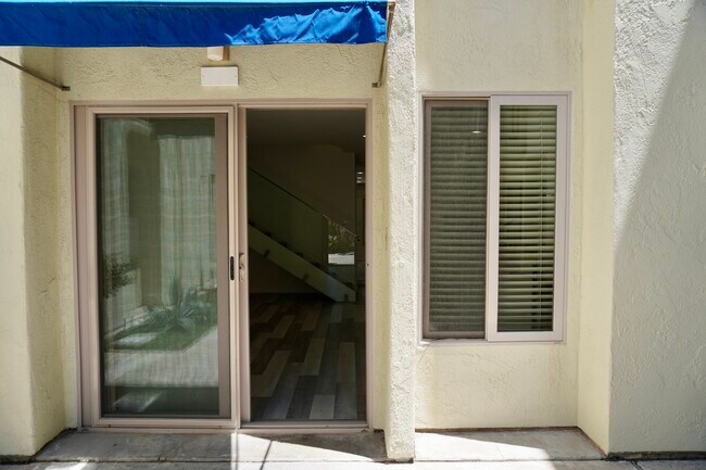 Front Door - 711 Pacific Coast Hwy