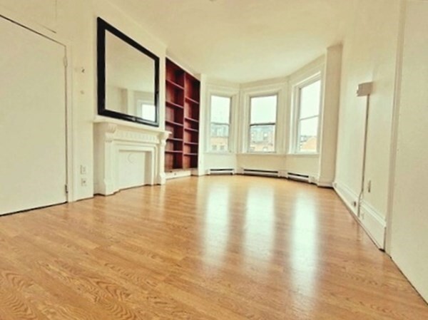 Foto principal - 240 Newbury St