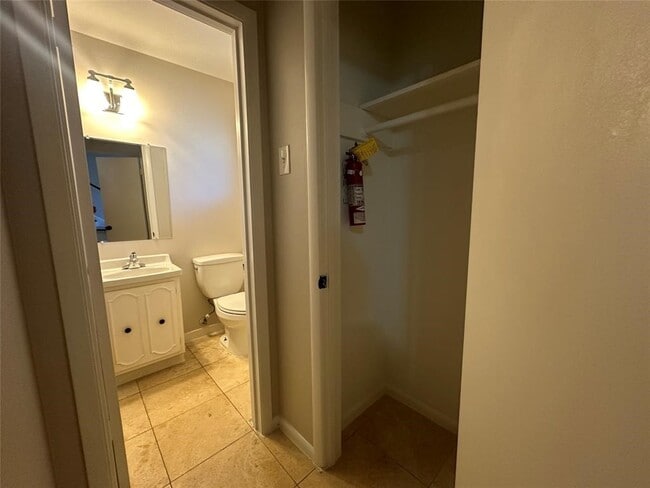 Building Photo - 5123 Del Monte Dr