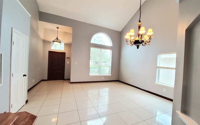 Building Photo - 18123 Flower Grove Ct