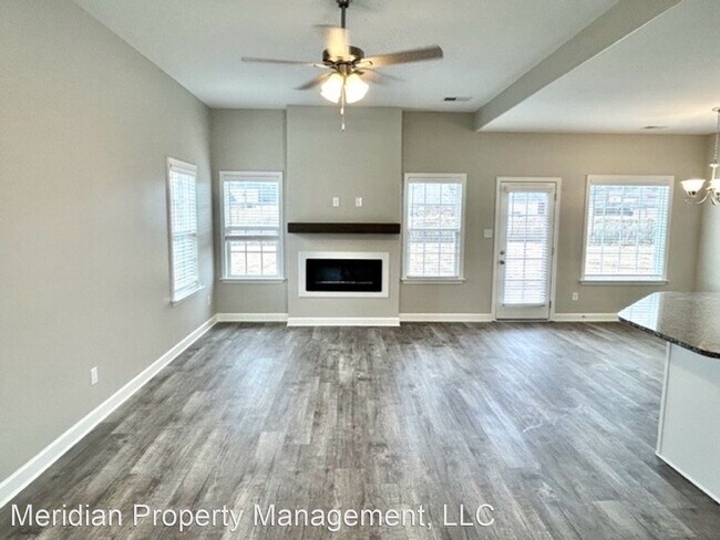 Building Photo - 4 br, 2.5 bath House - 5833 Tucker Landing