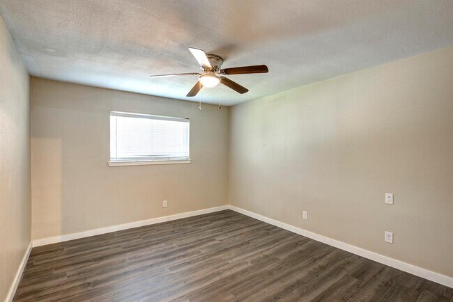 Building Photo - 2508 Southmore Blvd