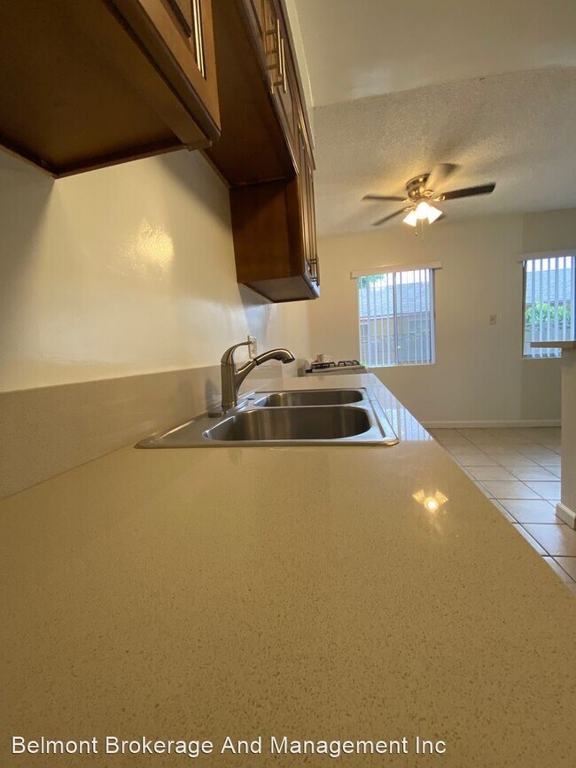 Building Photo - 851 Gladys Ave