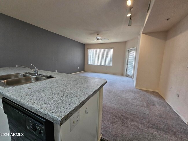 Building Photo - 18416 N Cave Creek Rd