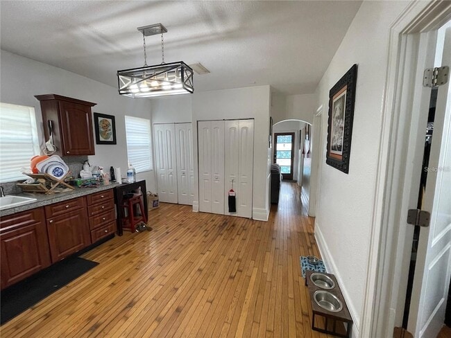 Building Photo - 2312 E 9th Ave