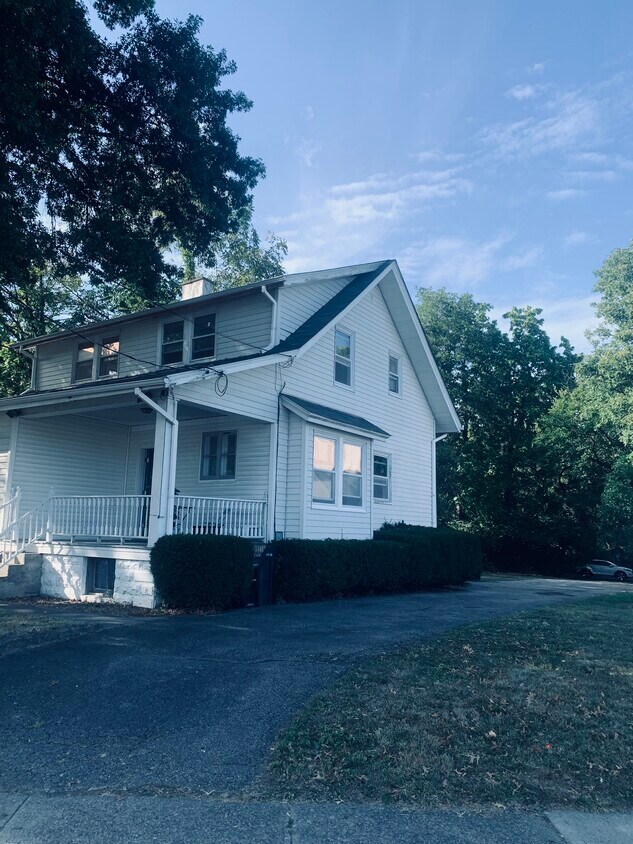 Building Photo - 3751 Paxton Ave