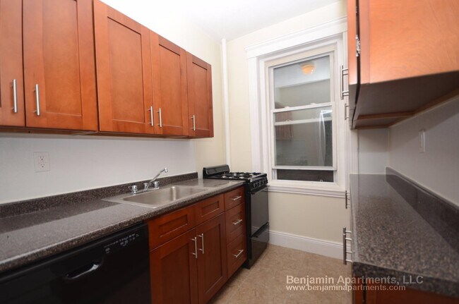 Building Photo - 15 Egremont Rd