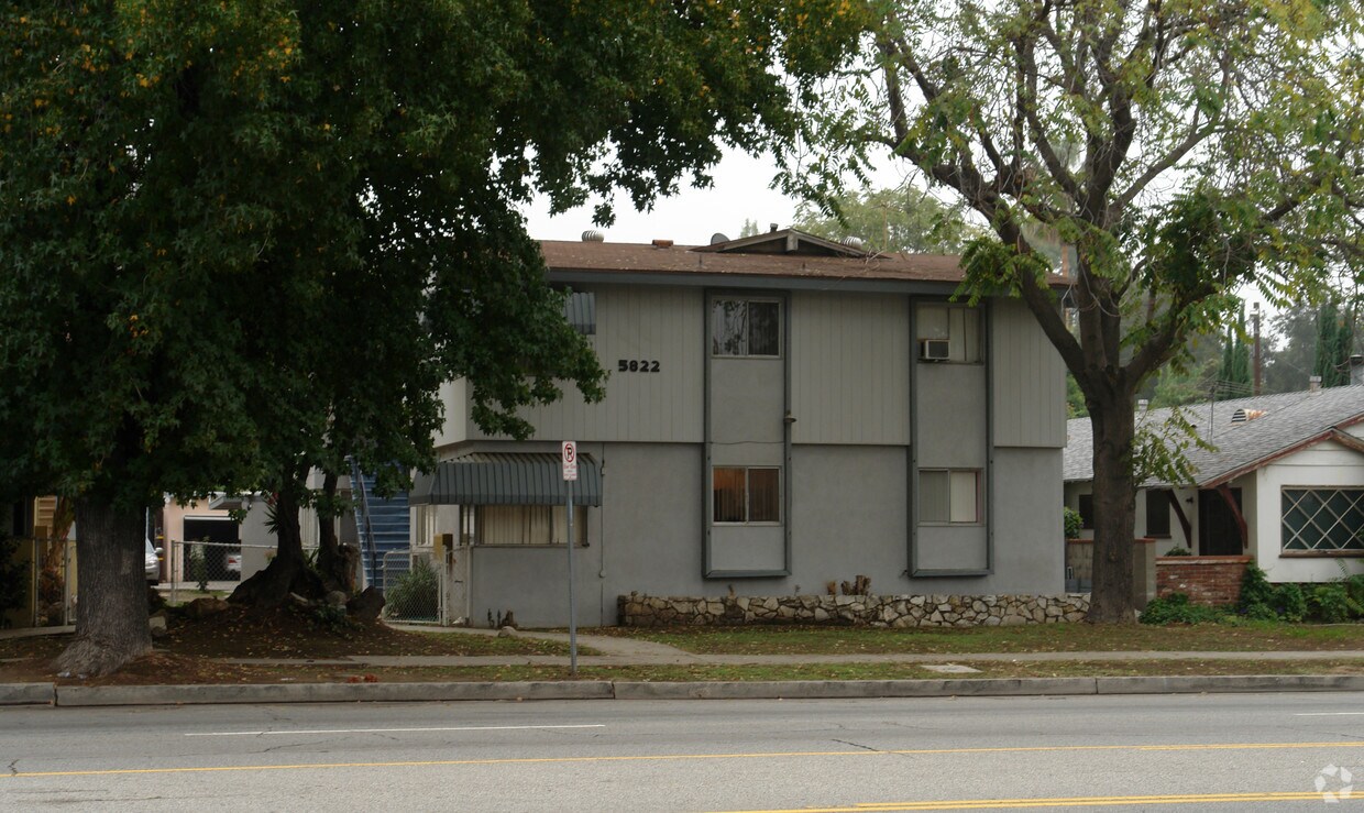 Building Photo - 5822 Woodman Ave