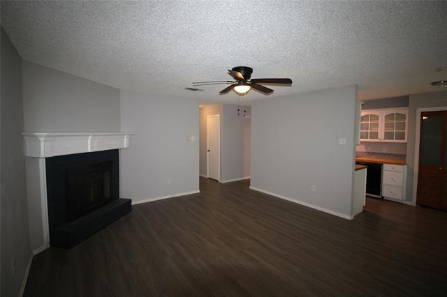 Foto del edificio - 4744 Meadow Trail Dr