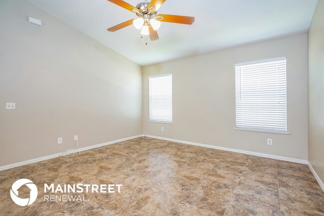 Building Photo - 13 43rd Ct