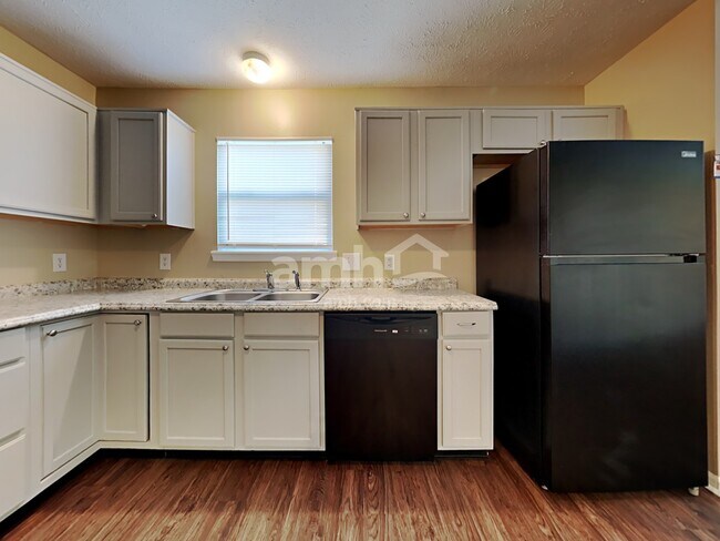 Foto del edificio - 6402 Kelsey Dr
