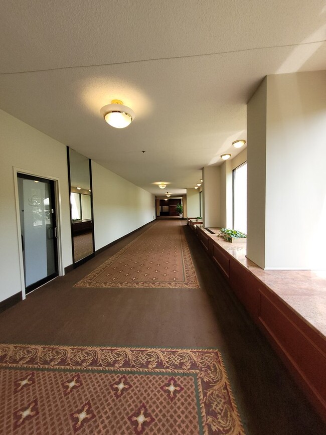 Foto del edificio - 3709 S George Mason Dr