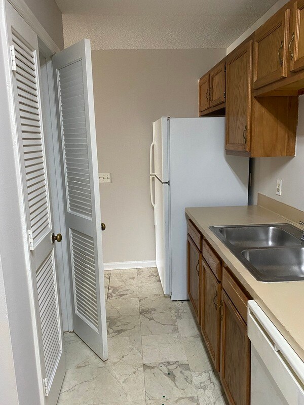 Foto del edificio - 6234 Rosecroft Dr