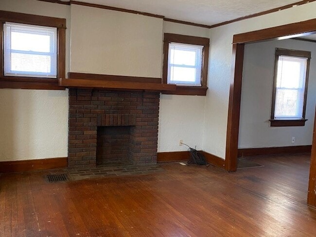 Foto del edificio - A charming three bedroom, one bathroom sin...