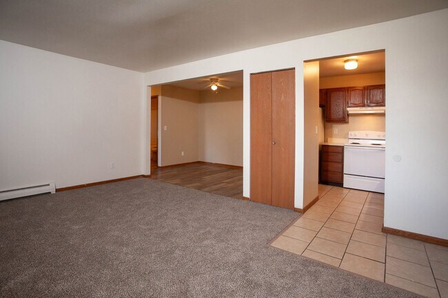 Building Photo - Two Bedroom Ground Floor