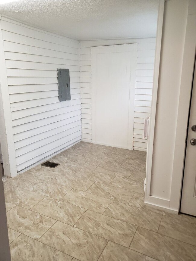 Building Photo - Newly renovated Home in Opelika