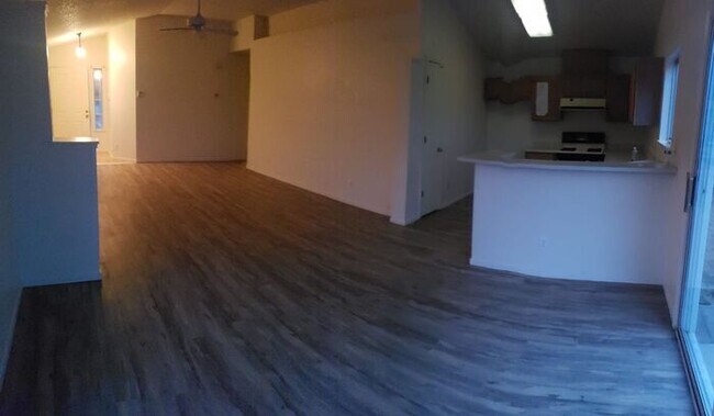Building Photo - 1656 Marinette Ct