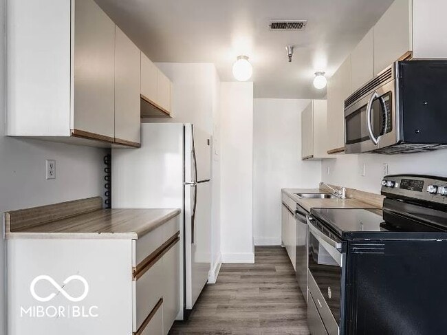 Foto del edificio - 230 E 9th St