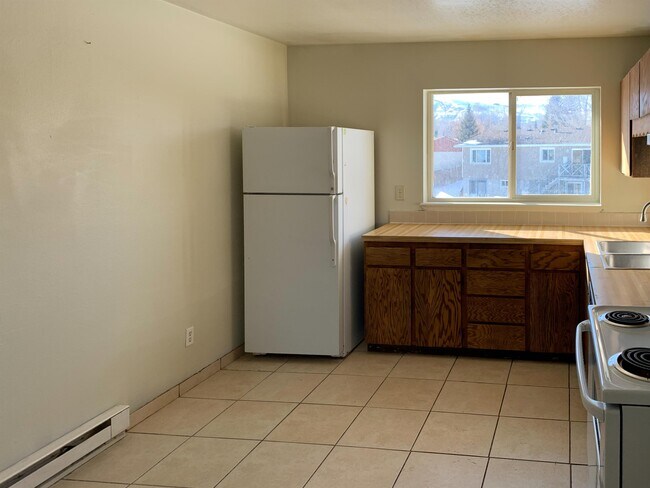 Building Photo - 1435 E Teton Blvd