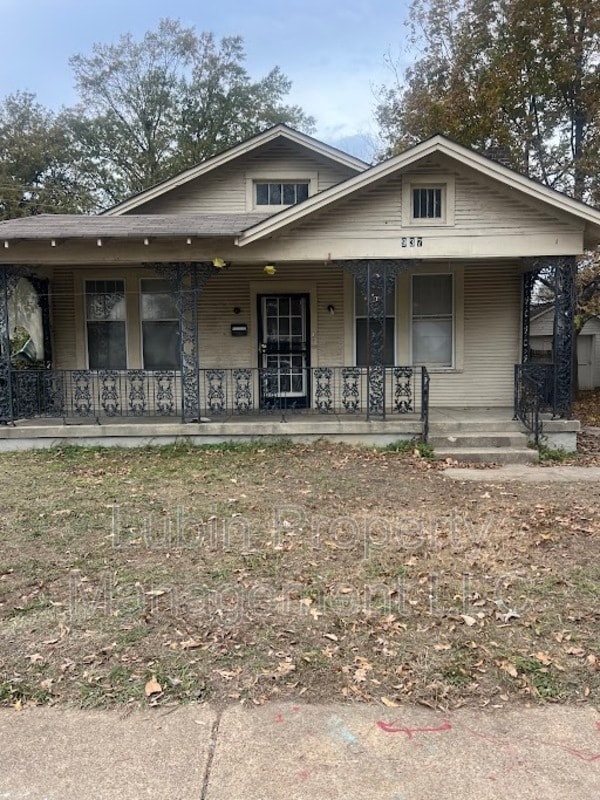 Building Photo - 937 E Pkwy S