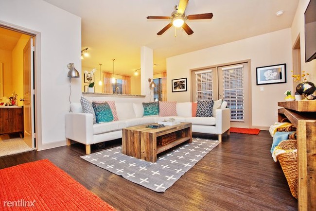 Foto del edificio - 2 br, 2 bath  - 6000 W Rayford Rd # 2632