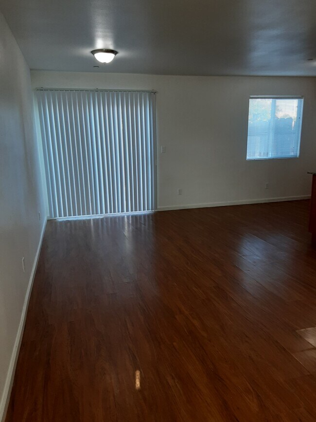 Foto del edificio - 144 Brookridge Dr