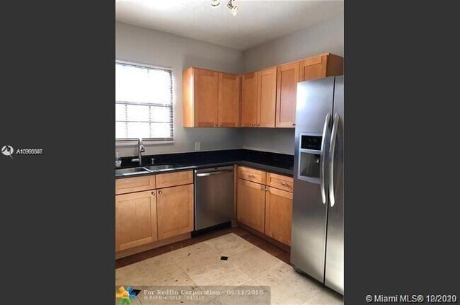 Building Photo - 3560 SW 25th Terrace