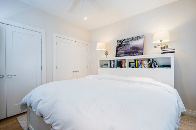 Building Photo - 616 D St SE