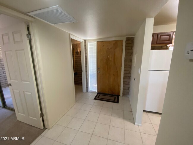 Foto del edificio - 27250 N 64th St