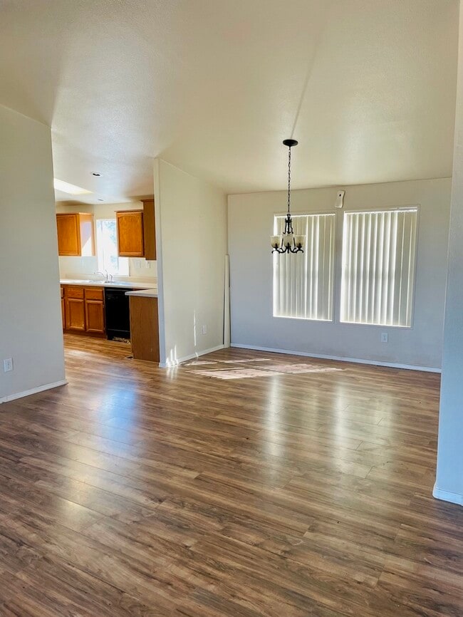 Foto del edificio - 17447 S Wilmot Rd