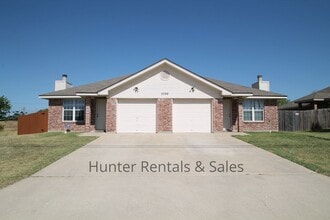Building Photo - 2326 Wildewood Dr