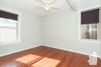 Building Photo - 820 W Newport Ave