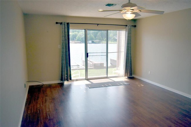 Foto del edificio - 801 River Rd